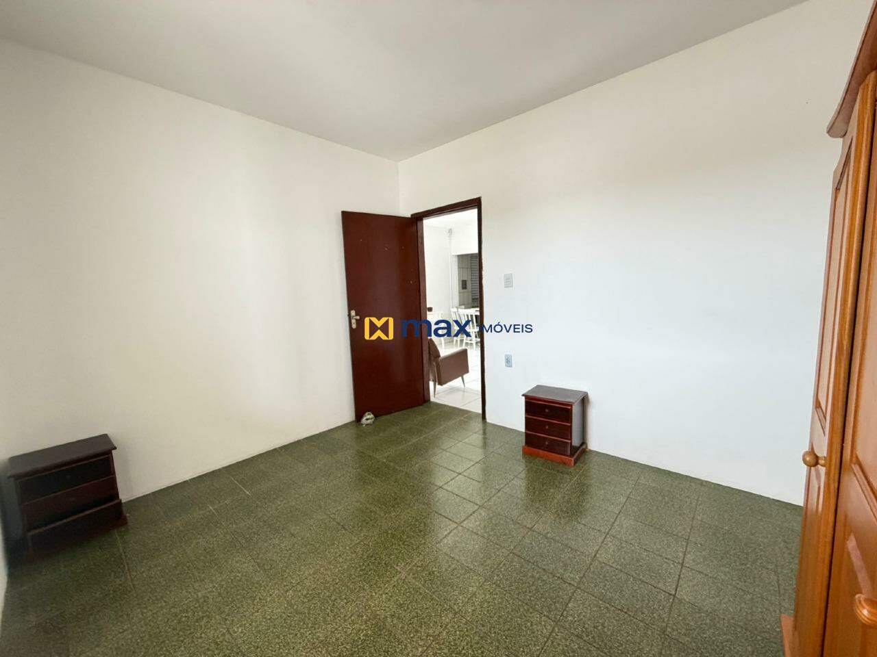 Casa para aluguel no Meia Praia: