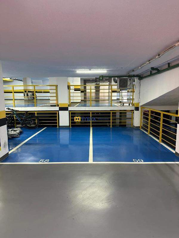 Apartamento para aluguel no Praia Brava: Garagens