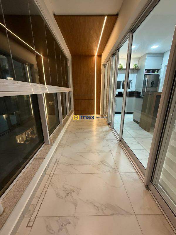 Apartamento para aluguel no Praia Brava: Sacada