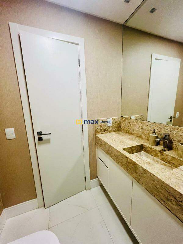 Apartamento para aluguel no Praia Brava: Banheiro suíte 3