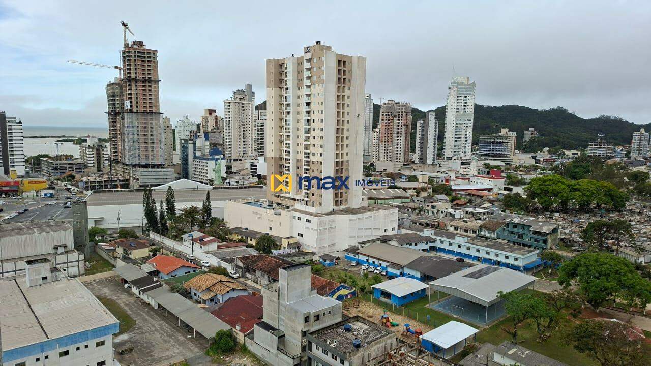 Apartamento para aluguel no Fazenda: Vista da Sala