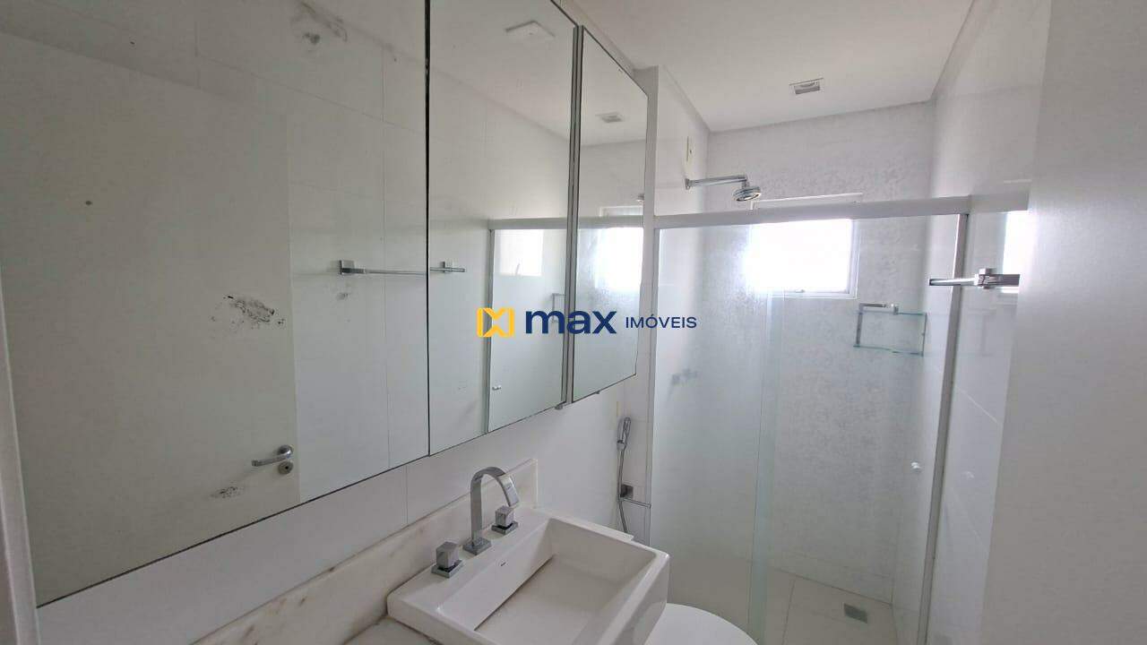 Apartamento para aluguel no Fazenda: Banheiro Suíte