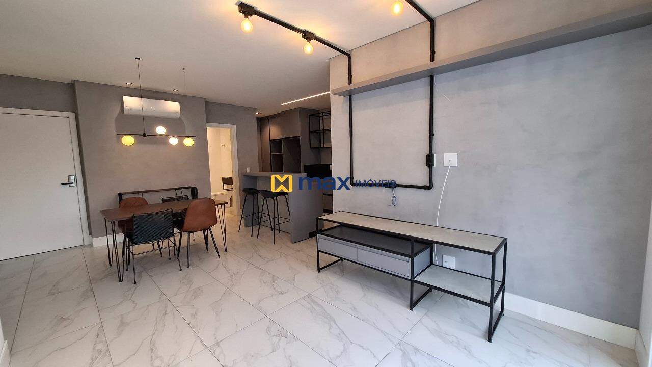 Apartamento para aluguel no Praia Brava: Sala de Estar e Jantar