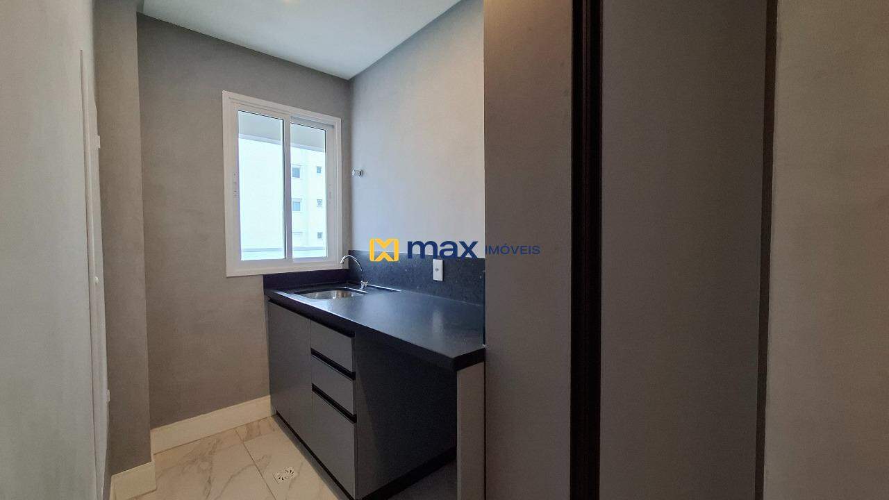 Apartamento para aluguel no Praia Brava: Lavanderia