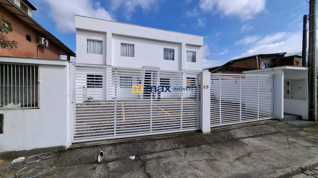 Apartamento para aluguel no Santa Regina: Fachada