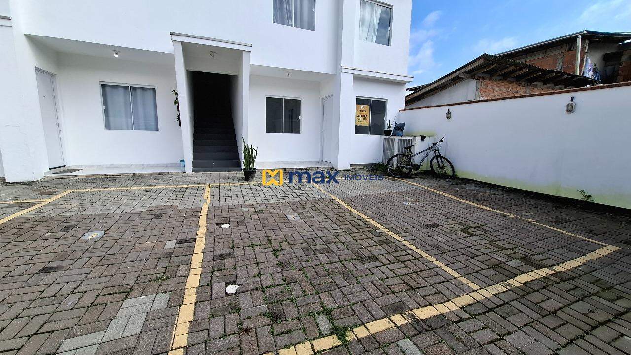 Apartamento para aluguel no Santa Regina: Garagem