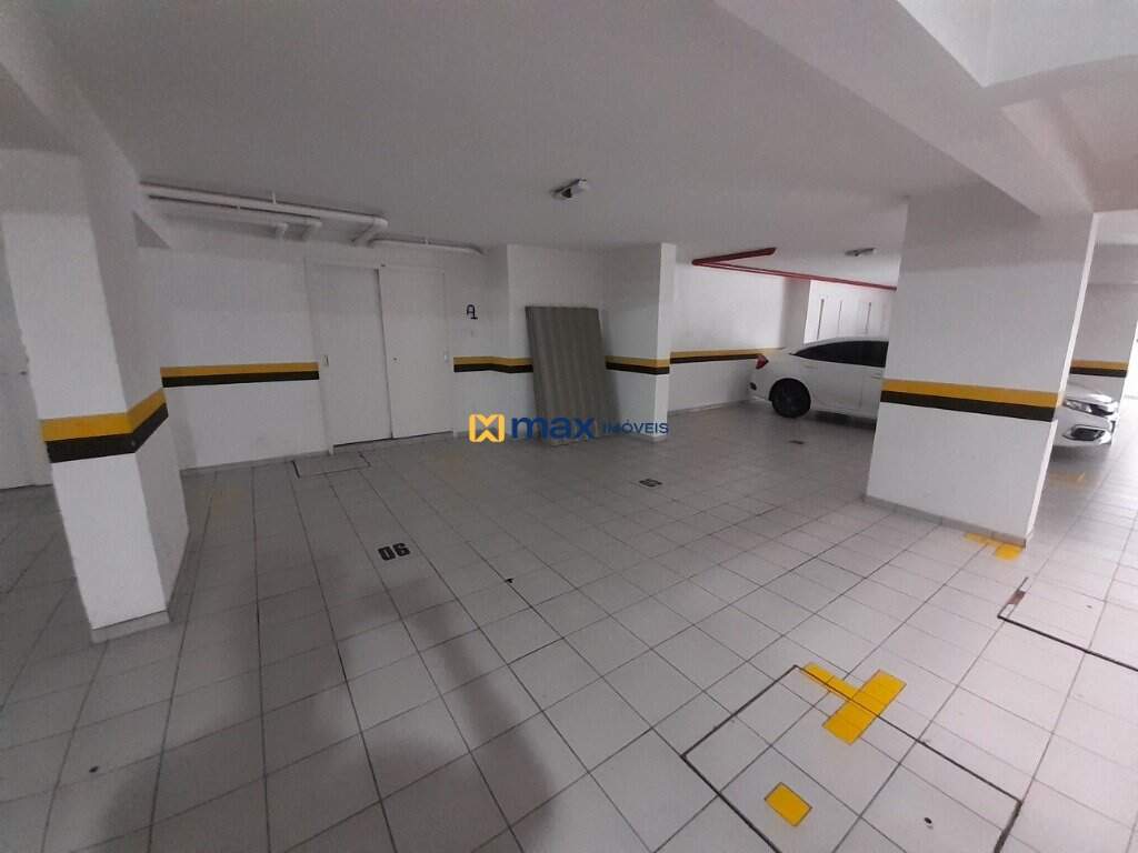 Apartamento para aluguel no Fazenda: Garagem