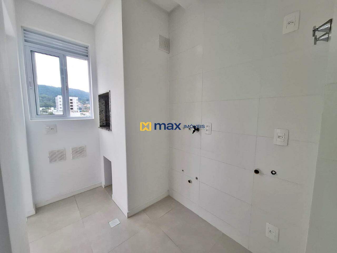 Apartamento para aluguel no Nações: Lavanderia