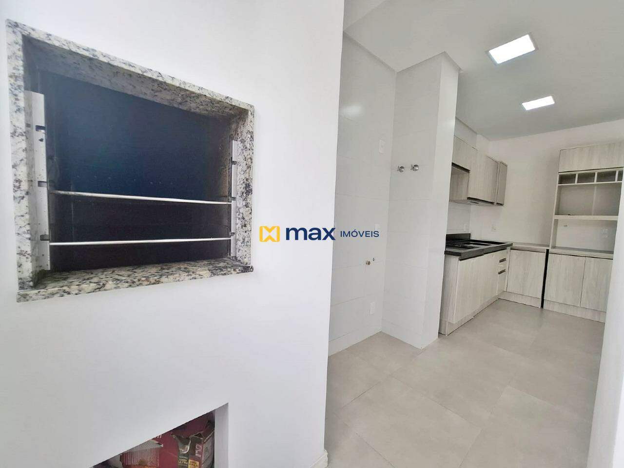 Apartamento para aluguel no Nações: Churrasqueira a carvão