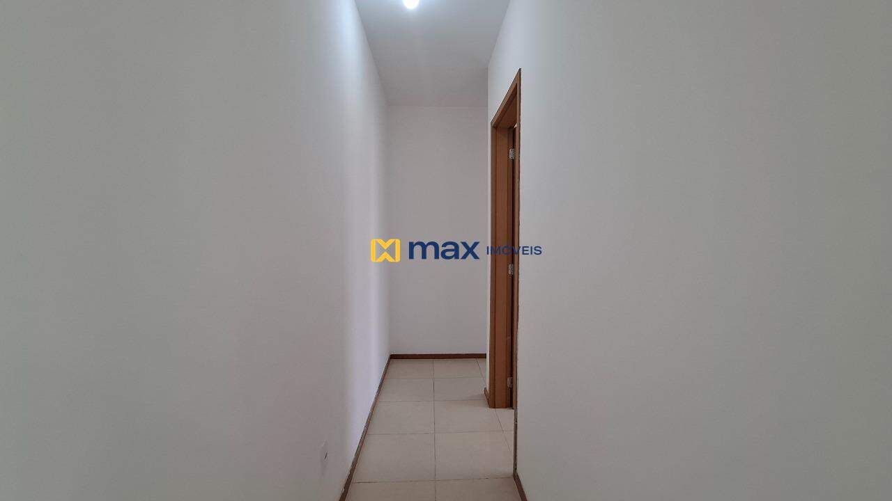 Apartamento para aluguel no Itaipava: Corredor