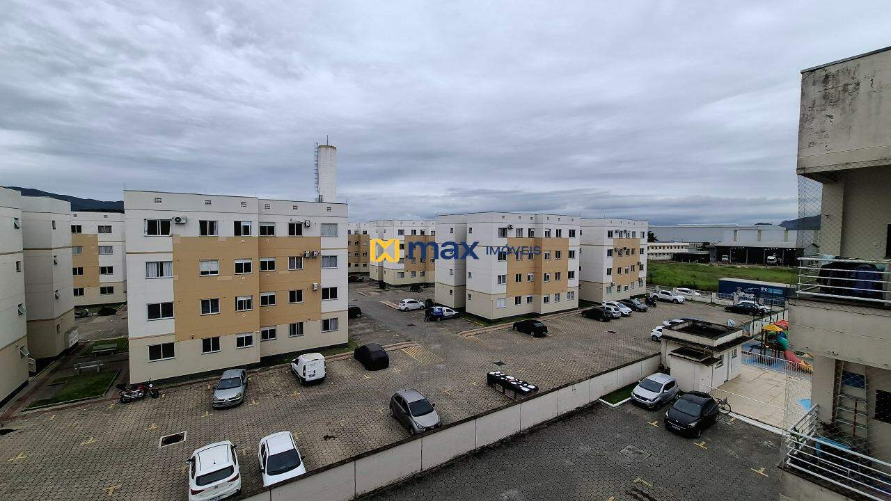 Apartamento para aluguel no Itaipava: Sacada