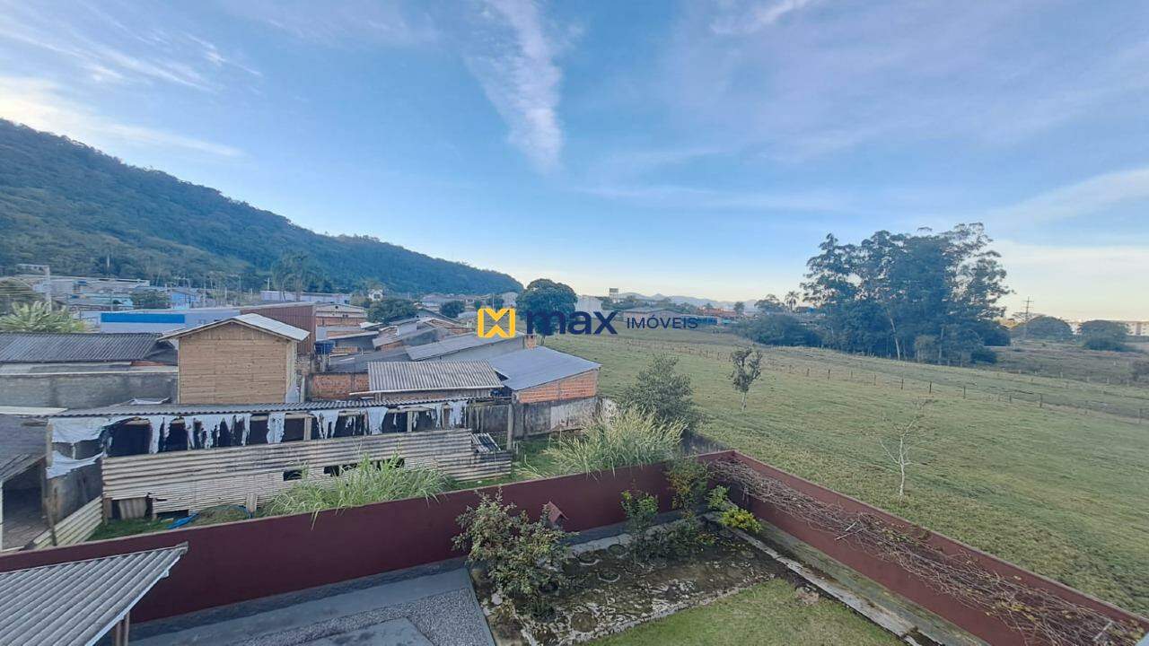 Apartamento para aluguel no Espinheiros: Vista da Sala
