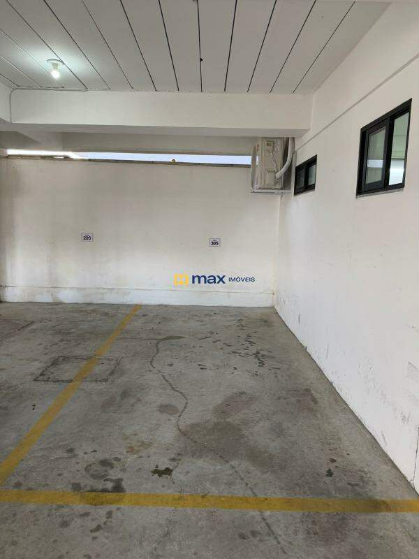 Apartamento para aluguel no Centro: Garagem 