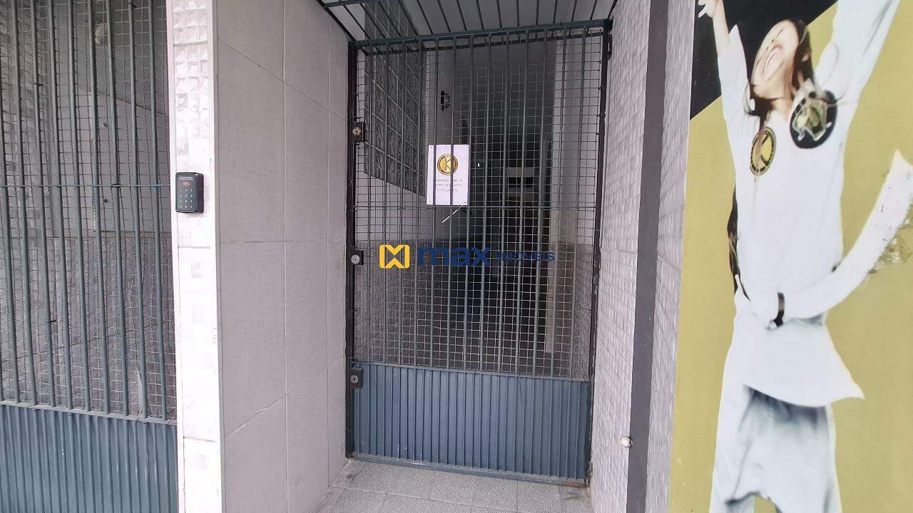 Sala para aluguel no Centro: Entrada