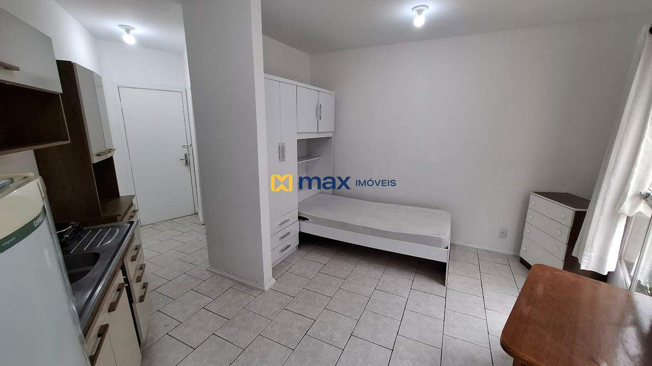 Apartamento para aluguel no Centro: Cozinha/ Quarto