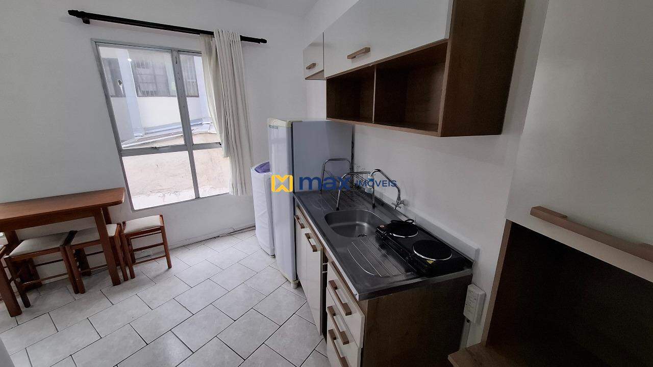Apartamento para aluguel no Centro: Cozinha/ Quarto