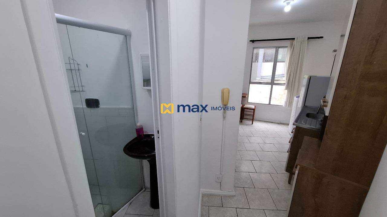 Apartamento para aluguel no Centro: Hall de Entrada