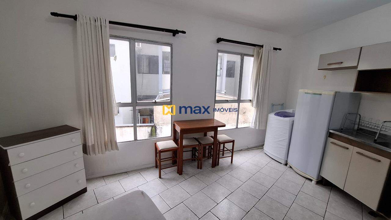 Apartamento para aluguel no Centro: Cozinha/ Quarto