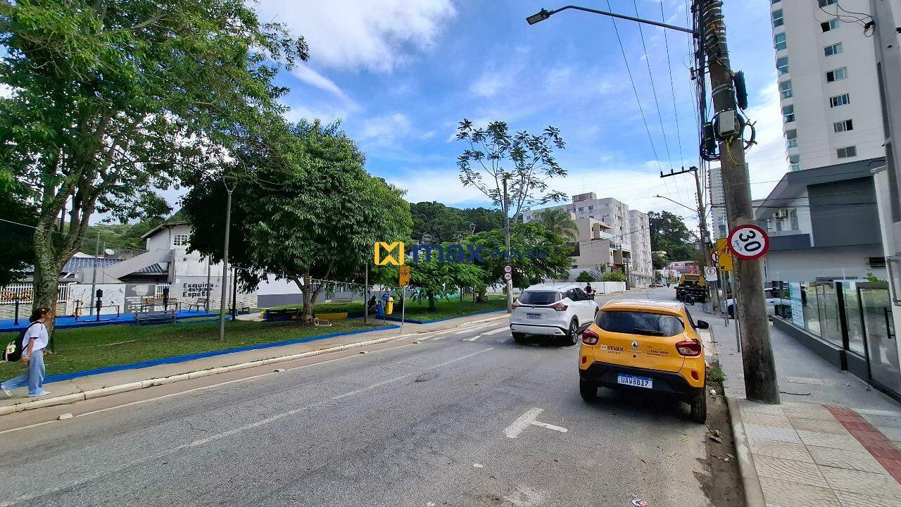 Casa Comercial para aluguel no Centro: Rua Uruguai