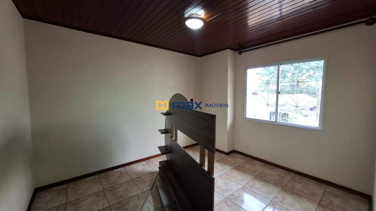 Casa para aluguel no Cordeiros: Quarto 1
