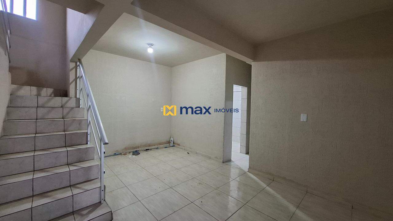 Casa para aluguel no Cordeiros: Sala de Tv