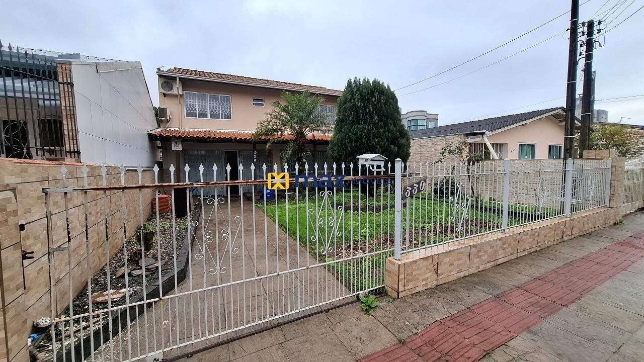 Casa para aluguel no Cordeiros: Fachada