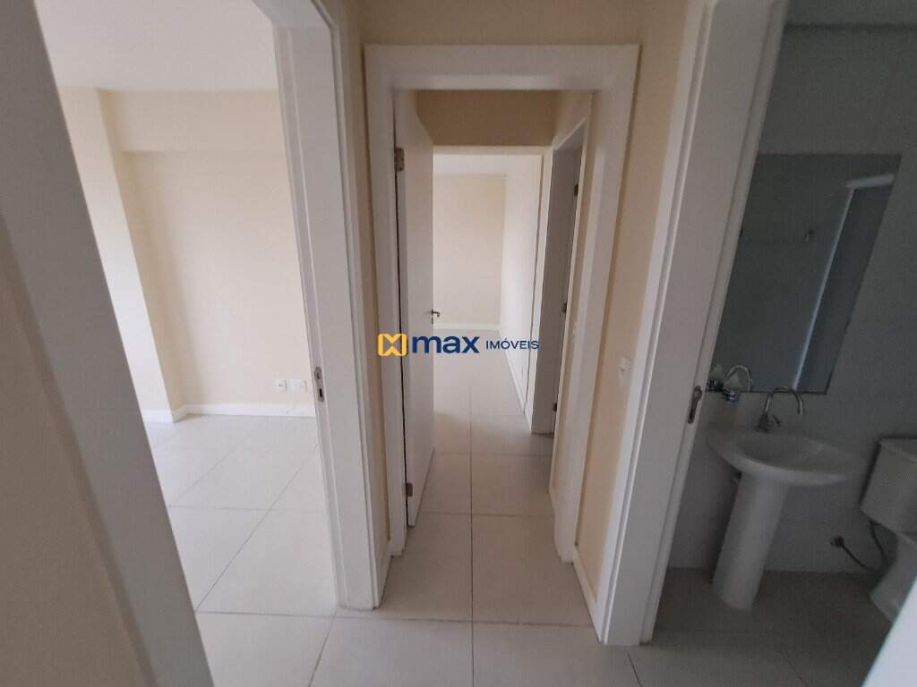 Apartamento para aluguel no Centro: Hall dos Quartos