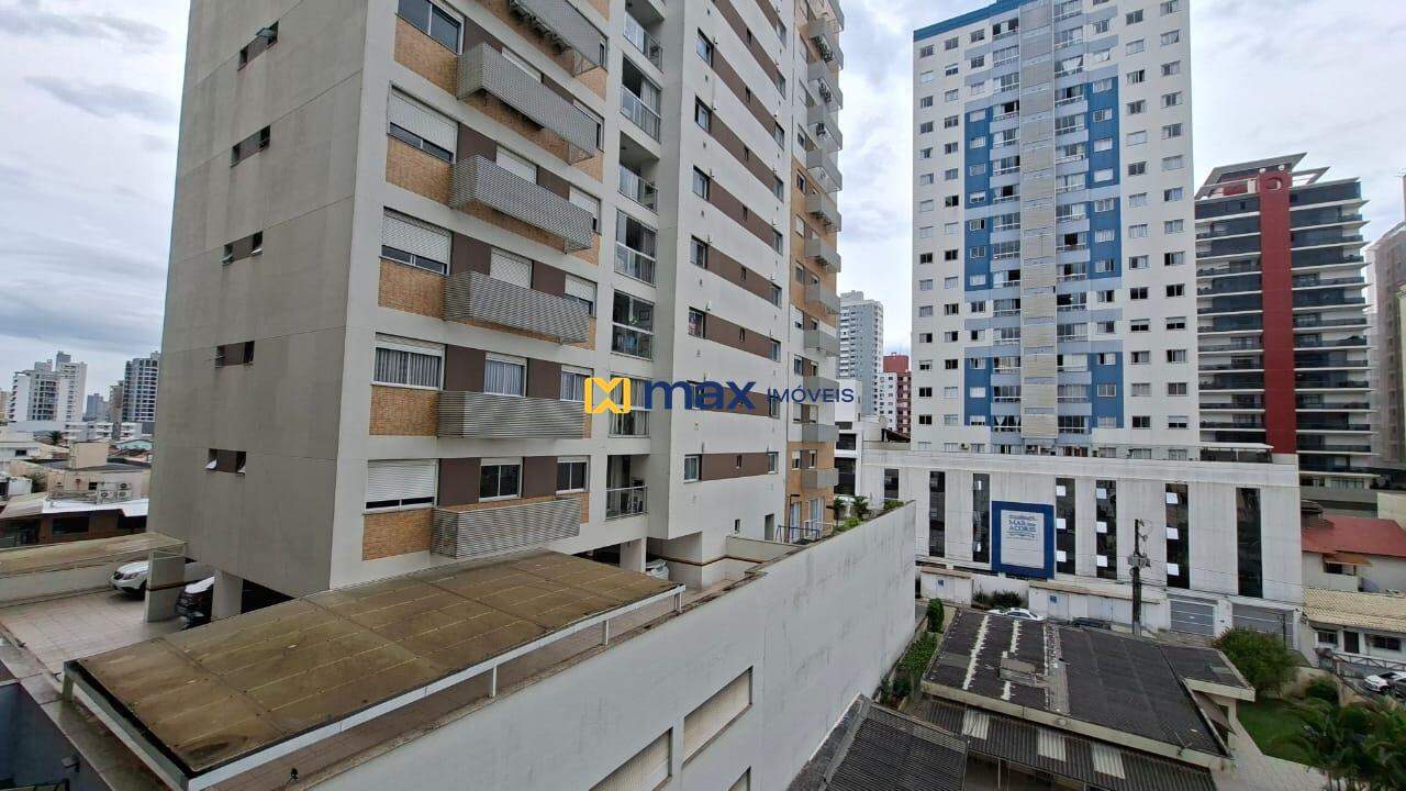 Apartamento para aluguel no Centro: Vista da Sacada