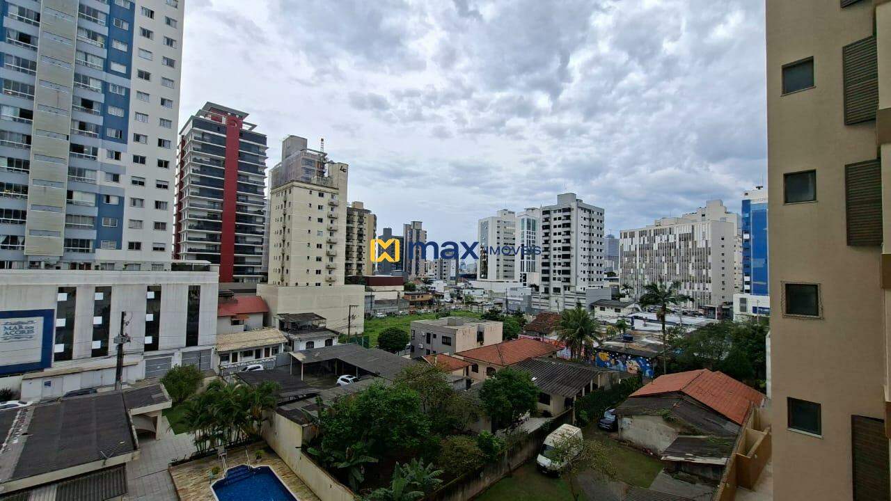 Apartamento para aluguel no Centro: Vista da Sacada