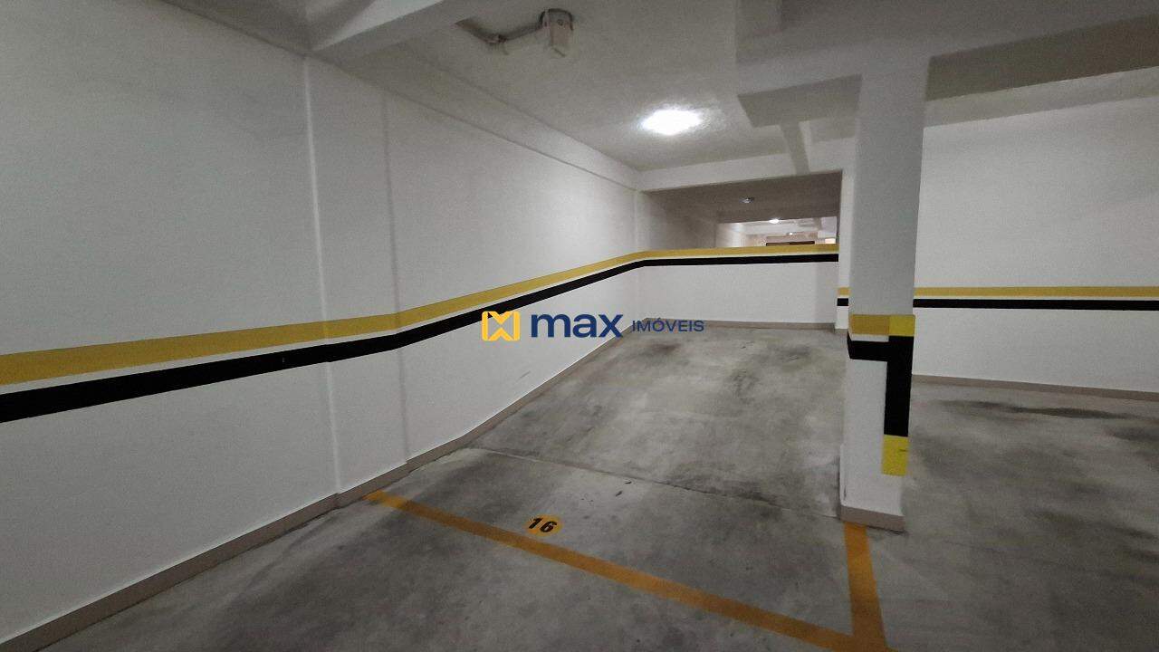 Apartamento para aluguel no São João: Garagem