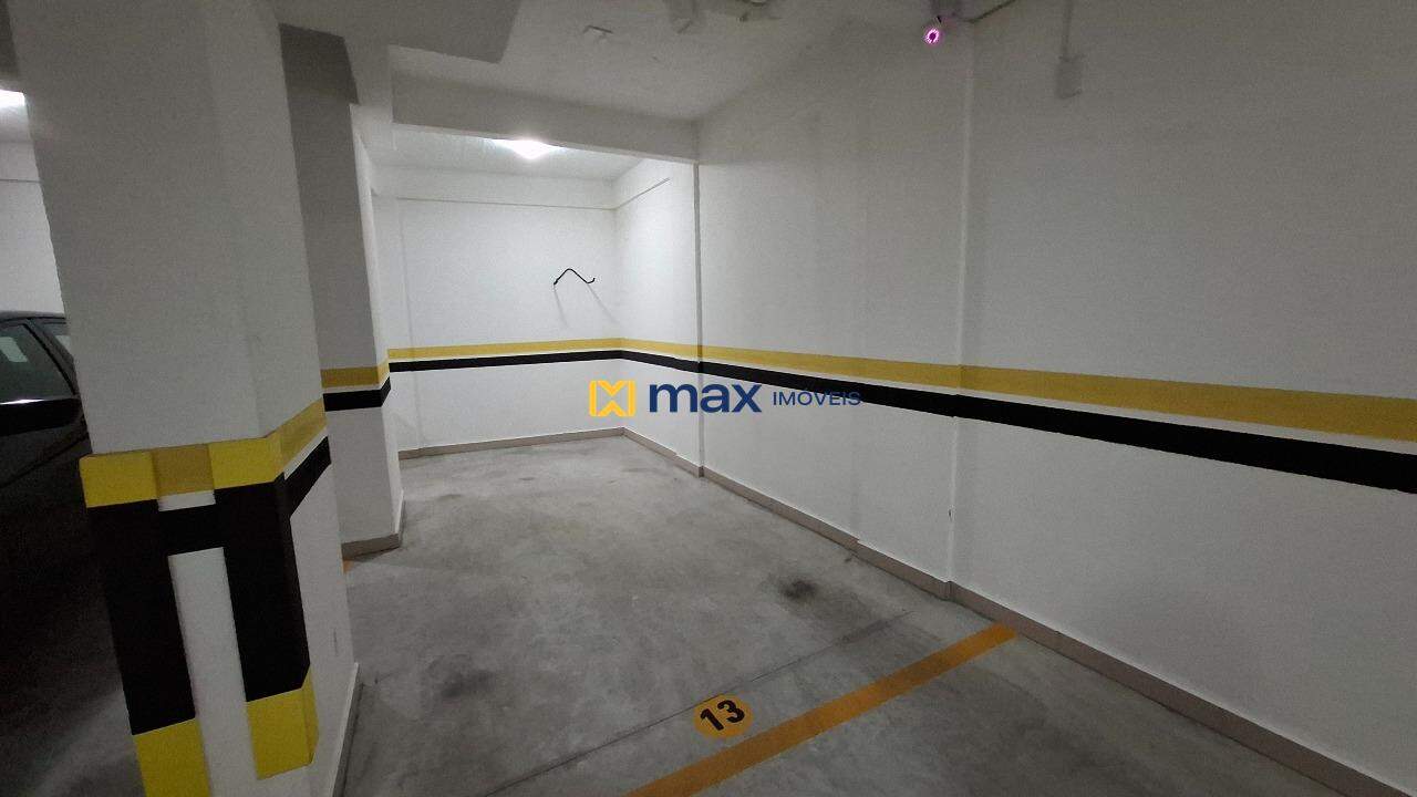 Apartamento para aluguel no São João: Garagem