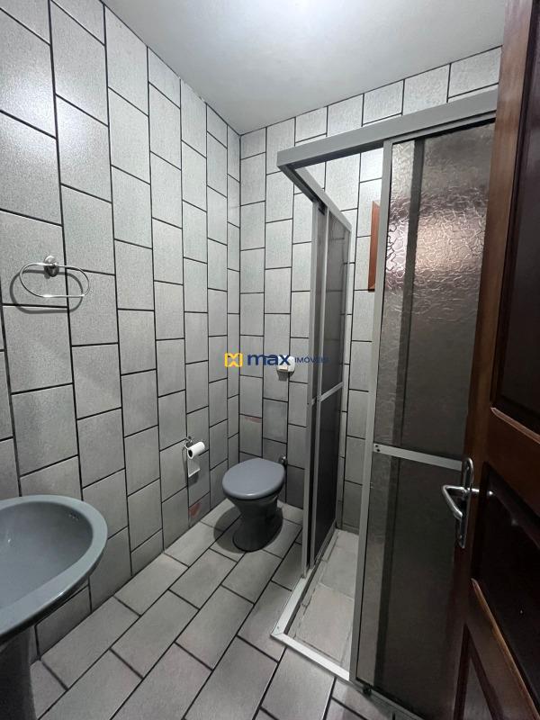 Casa para aluguel no Centro: Banheiro social 