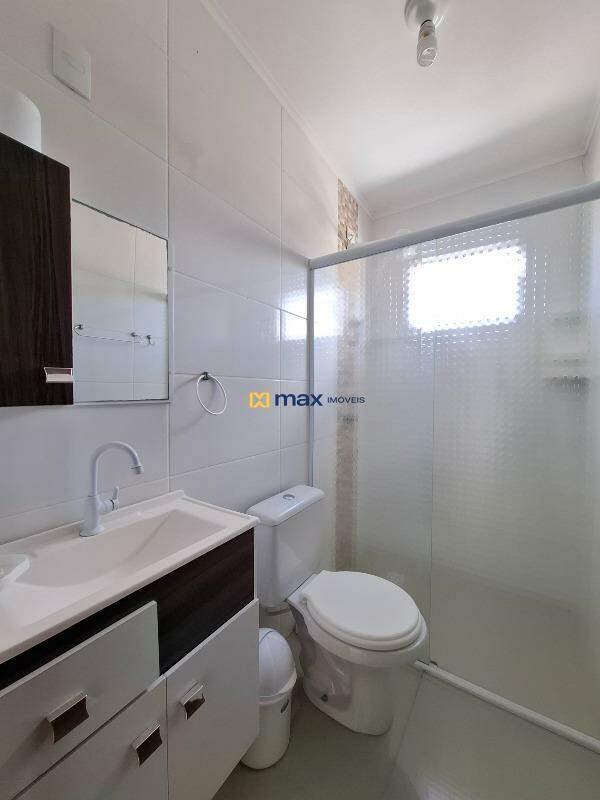 Apartamento para aluguel no Gravatá: Banheiro social