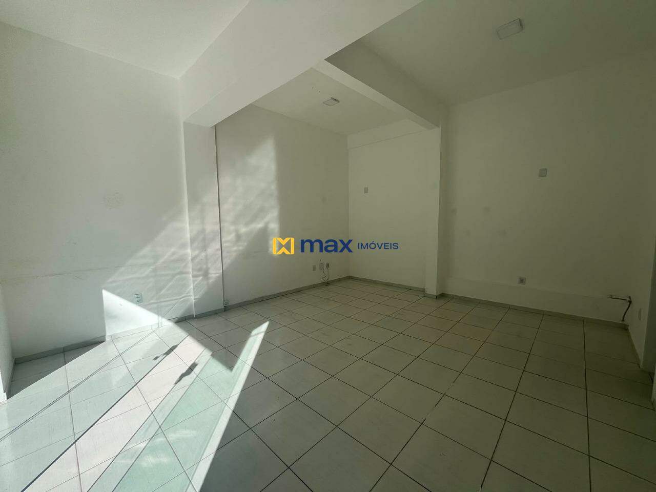 Sala para aluguel no Nações: 
