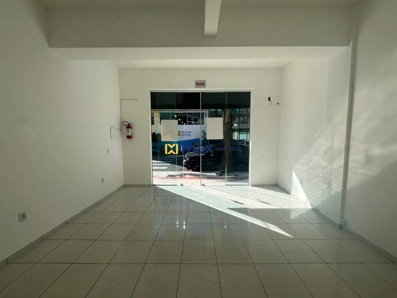 Sala para aluguel no Nações: 