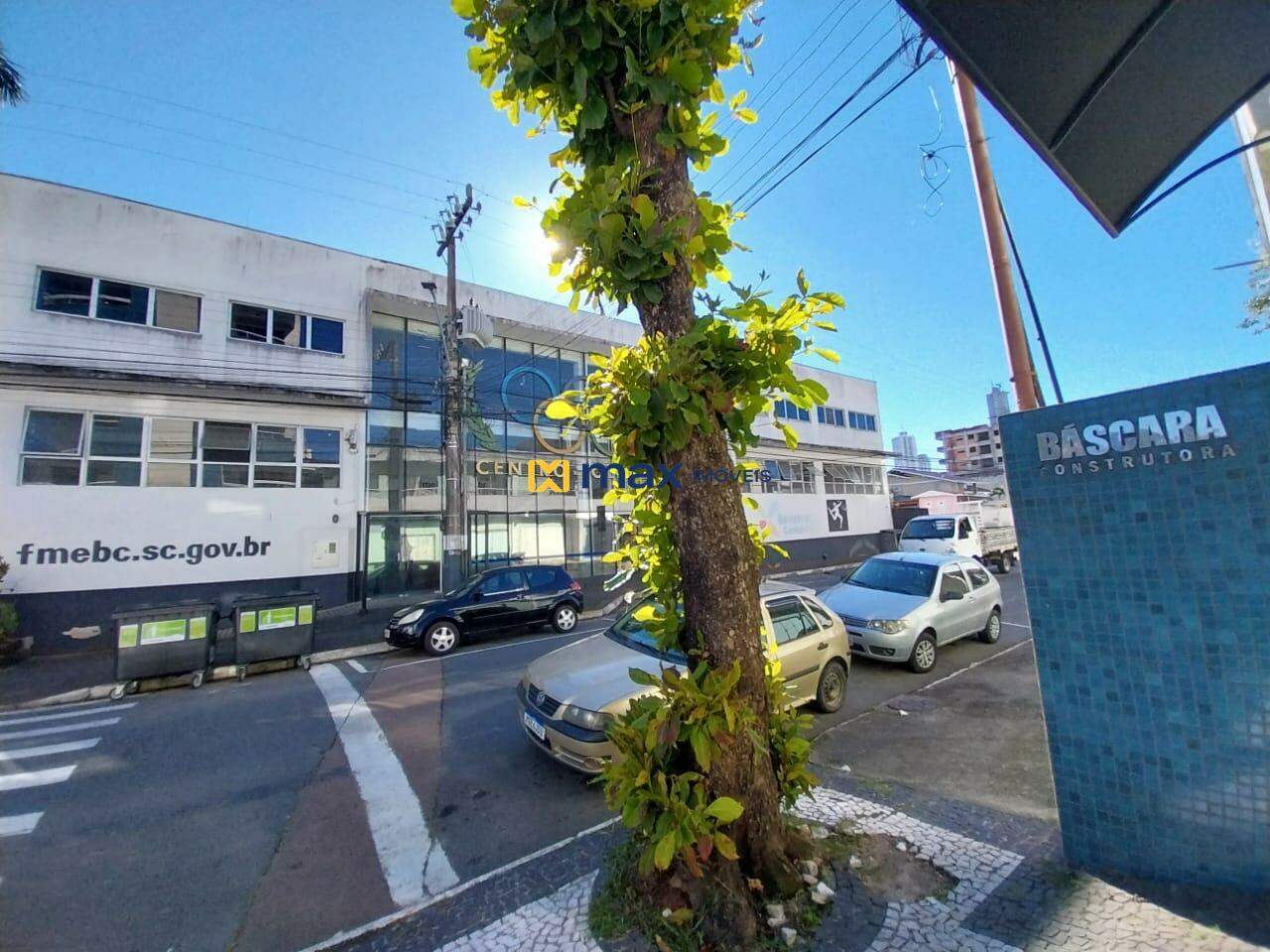 Sala para aluguel no Nações: 