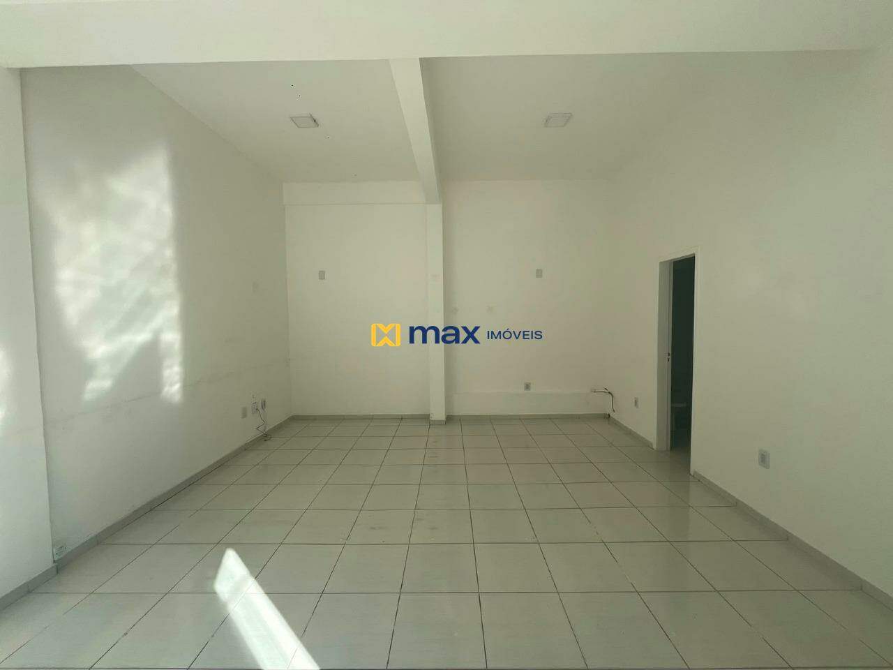 Sala para aluguel no Nações: 