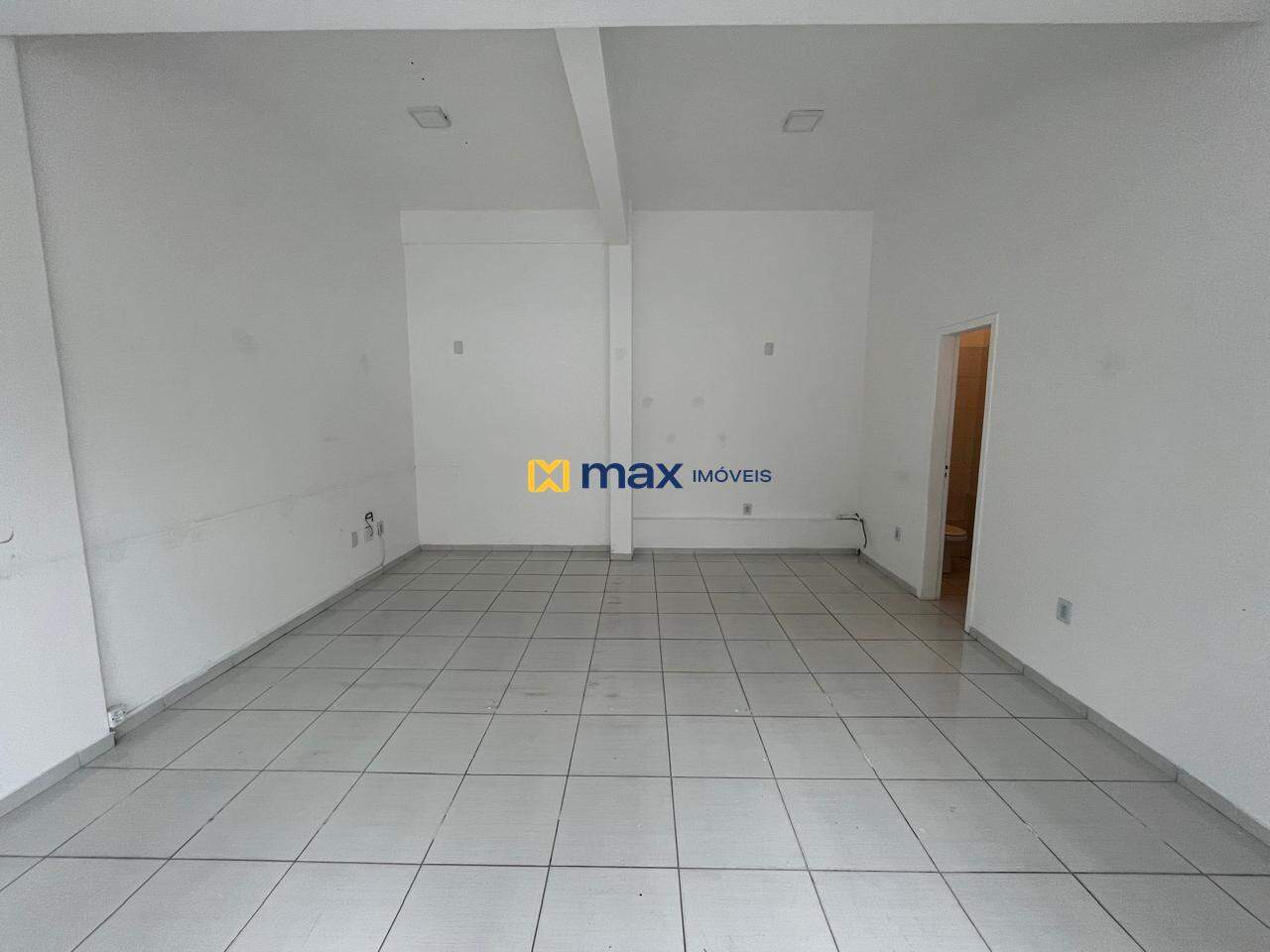 Sala para aluguel no Nações: 