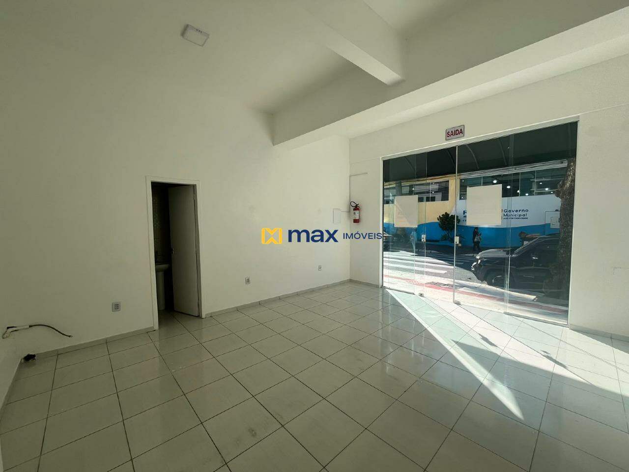 Sala para aluguel no Nações: 