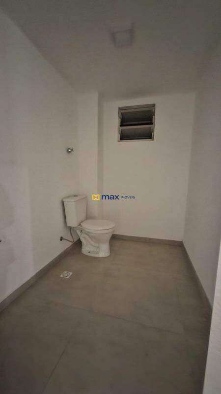 Sala para aluguel no Centro: Banheiro