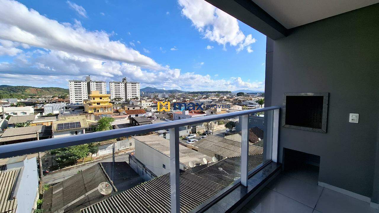 Apartamento para aluguel no Cidade Nova: Sacada