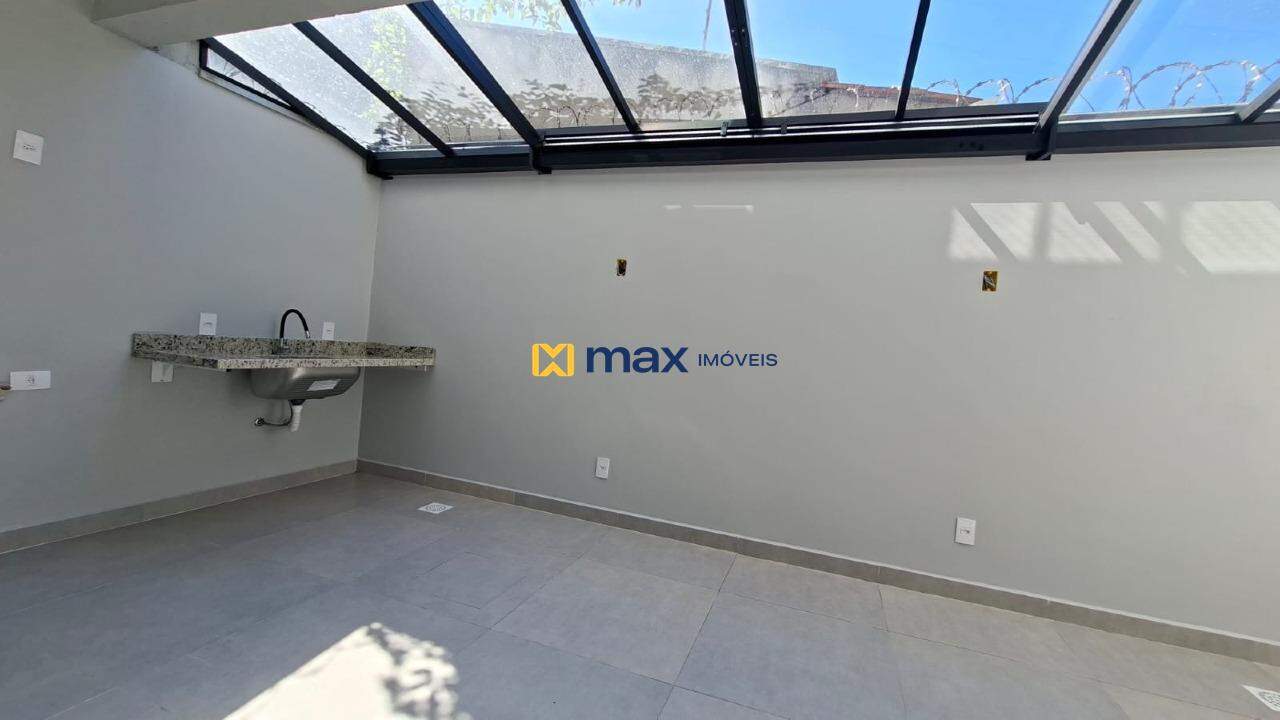 Casa para aluguel no Ressacada: Área externa/área de serviço