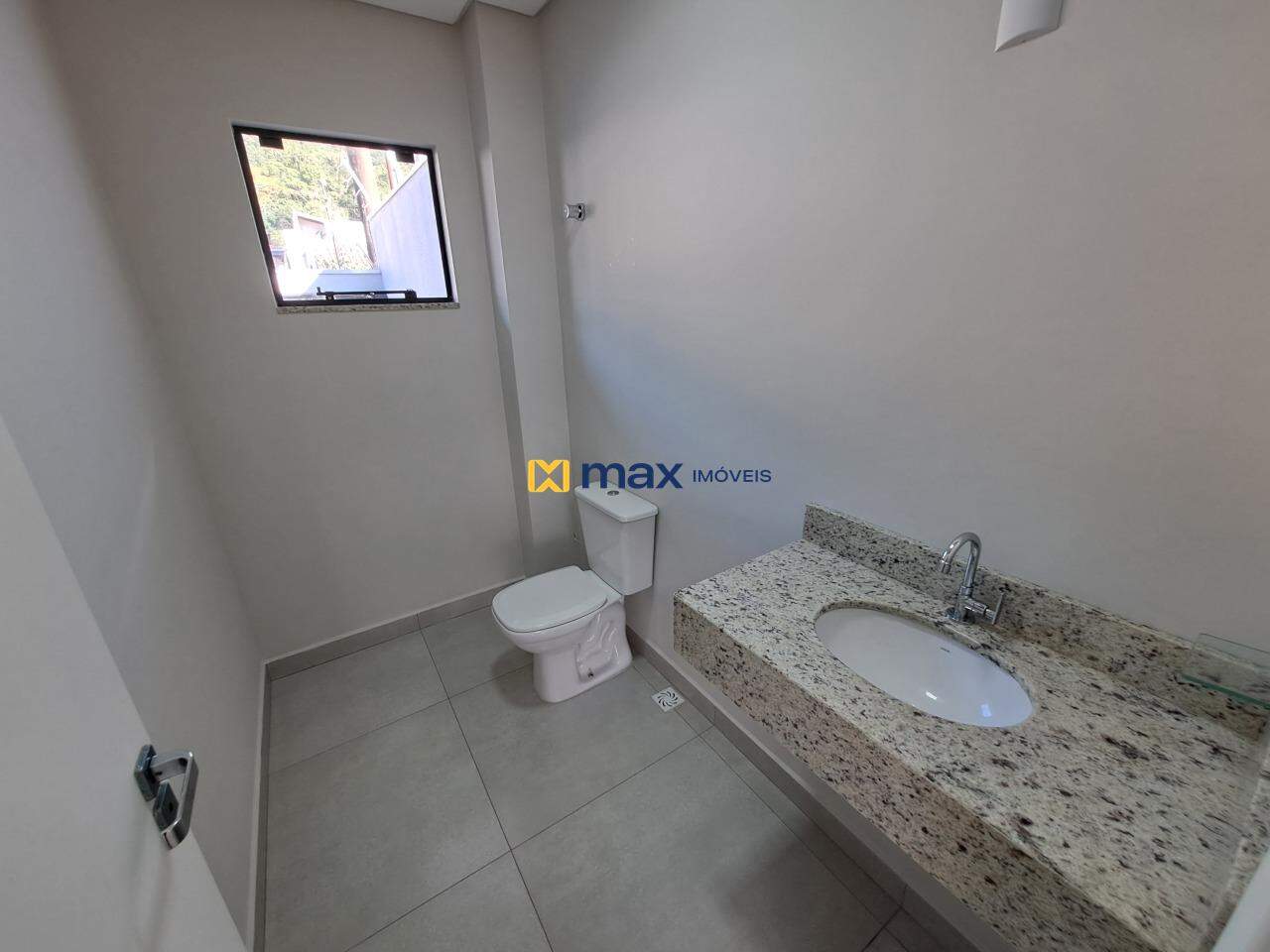 Casa para aluguel no Ressacada: Lavabo