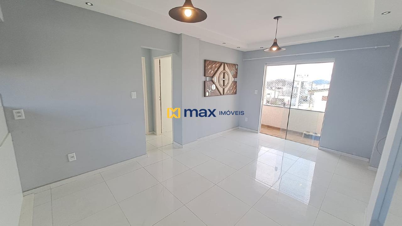 Apartamento para aluguel no Cordeiros: Sala de Estar e Jantar