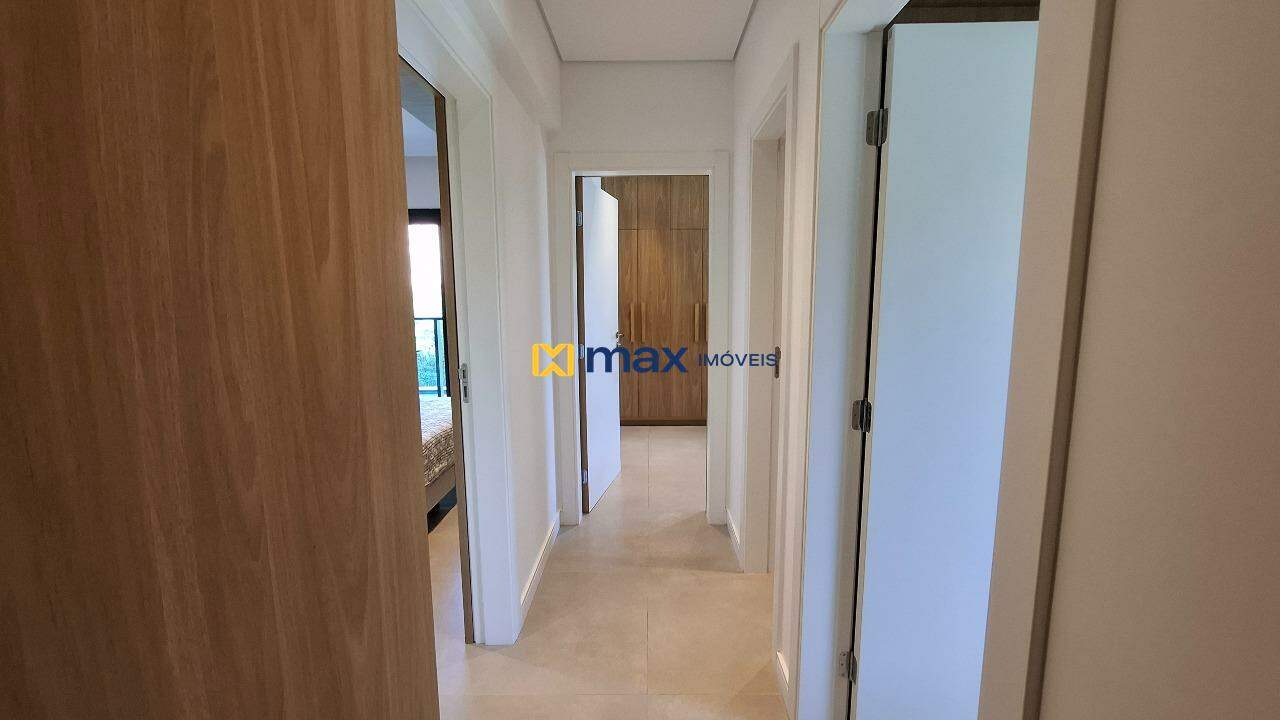 Apartamento para aluguel no Praia Brava: Corredor