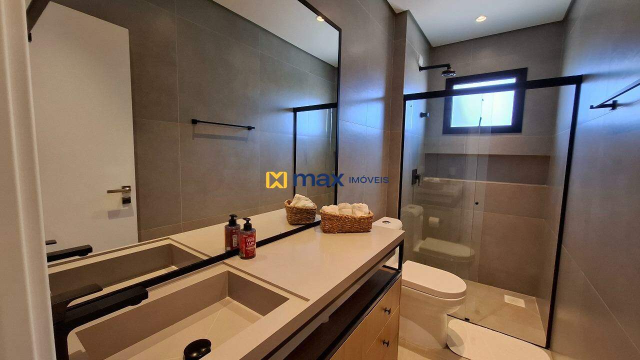 Apartamento para aluguel no Praia Brava: Banheiro Social