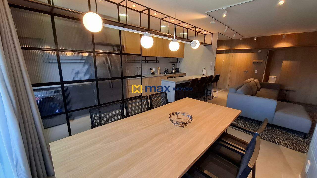 Apartamento para aluguel no Praia Brava: Sala de Estar e Jantar