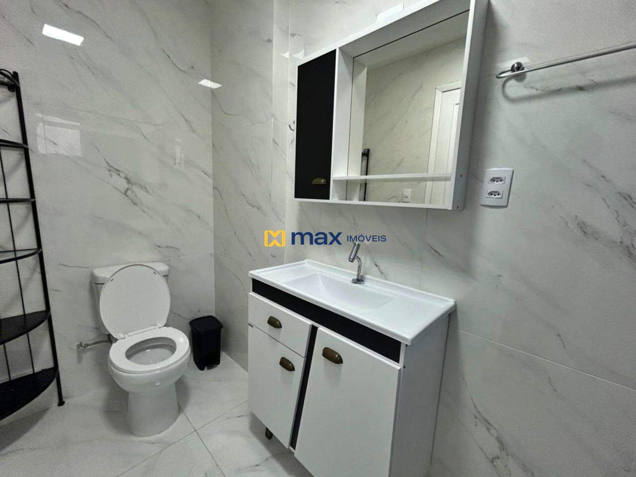 Apartamento para aluguel no Centro: Banheiro Suíte