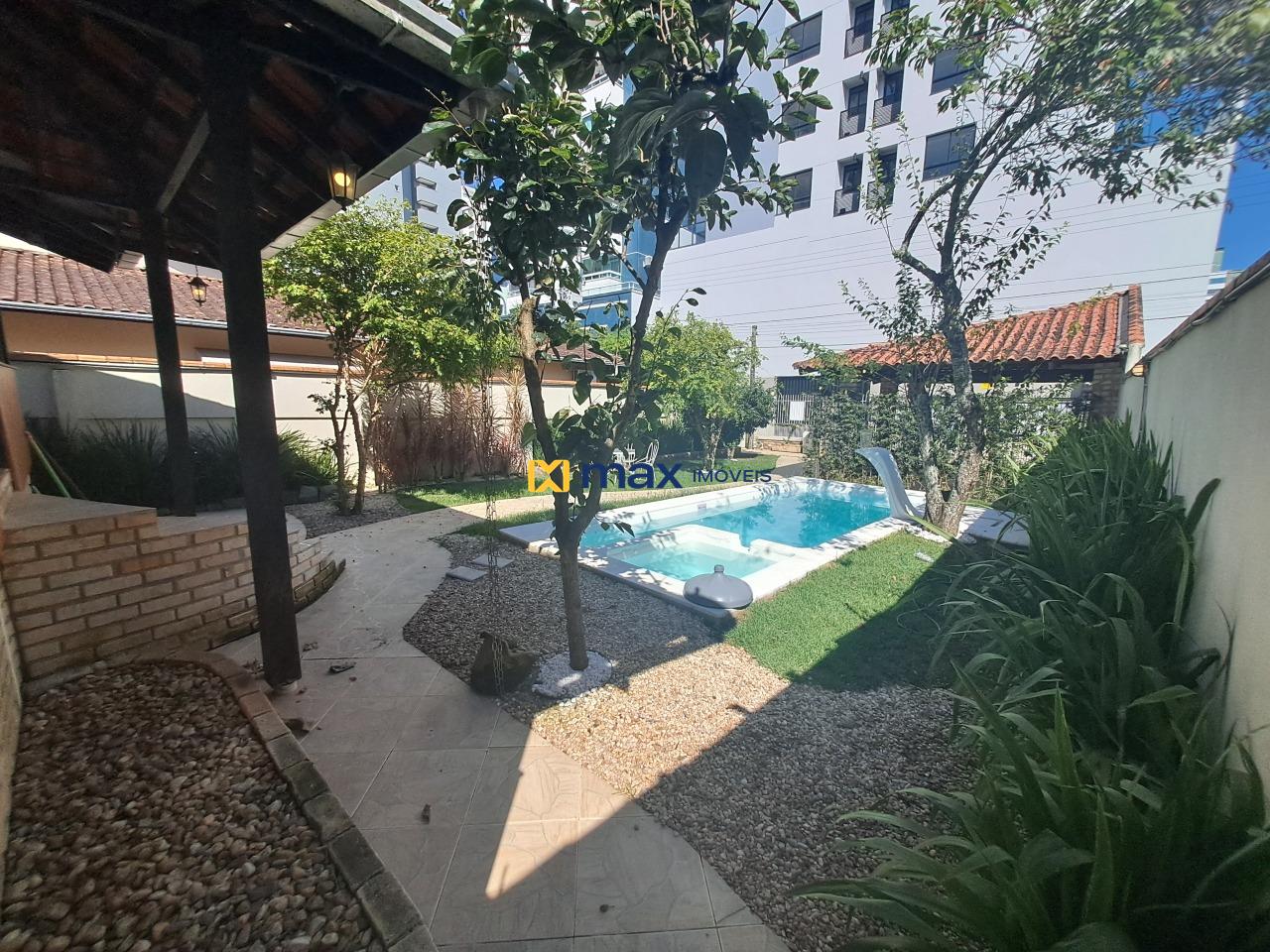 Casa para aluguel no Centro: Jardim