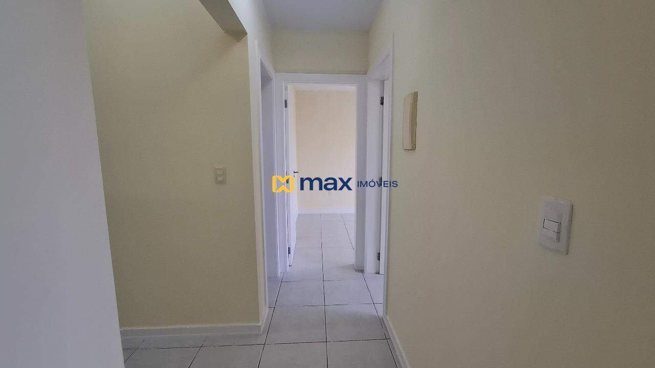 Apartamento para aluguel no Carvalho: Corredor